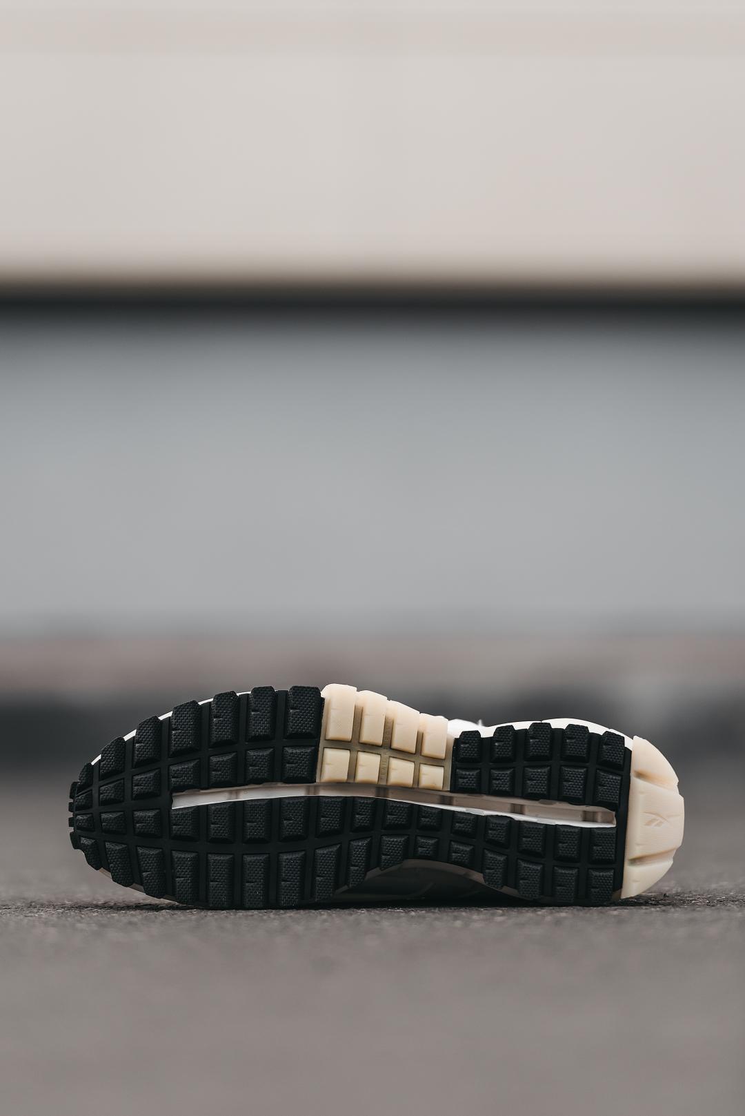 Reebok Zig Kinetica White Black