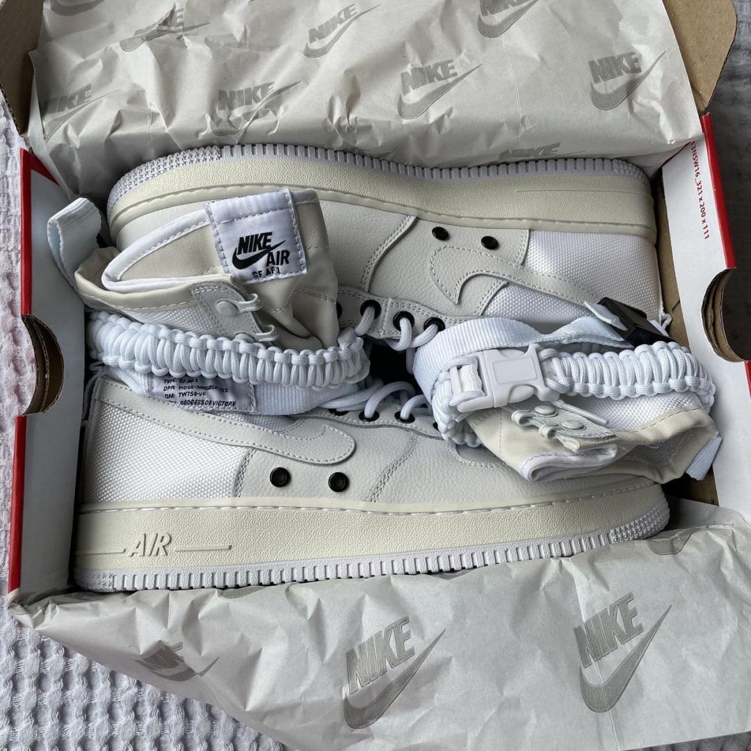 Nike Special Fled Air Force 1 White