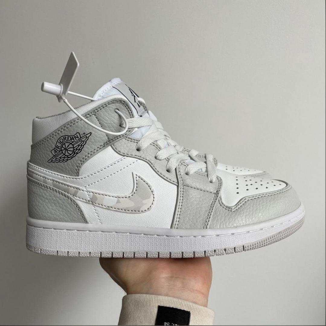 Nike Air Jordan 1 Retro High Grey Como
