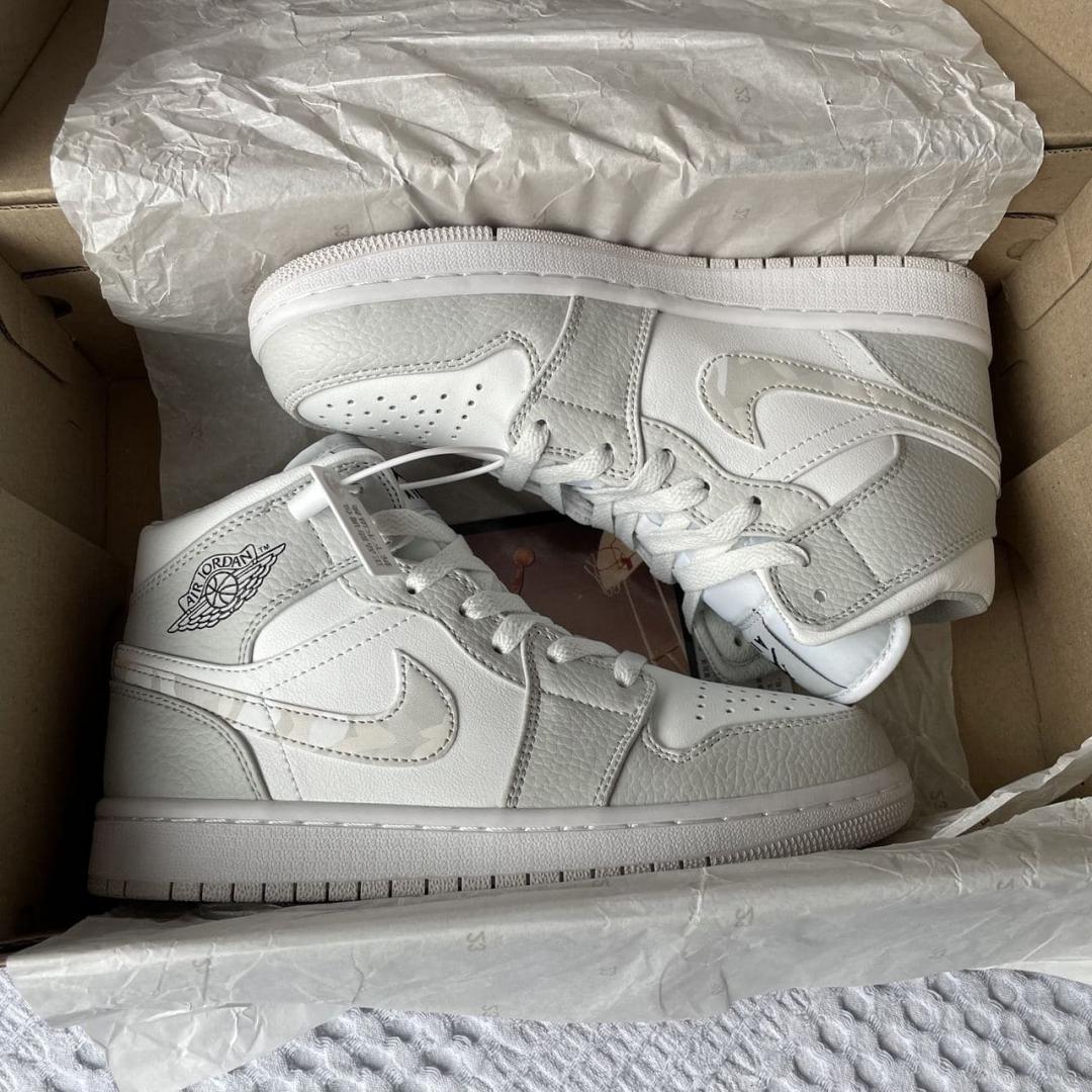 Nike Air Jordan 1 Retro High Grey Como