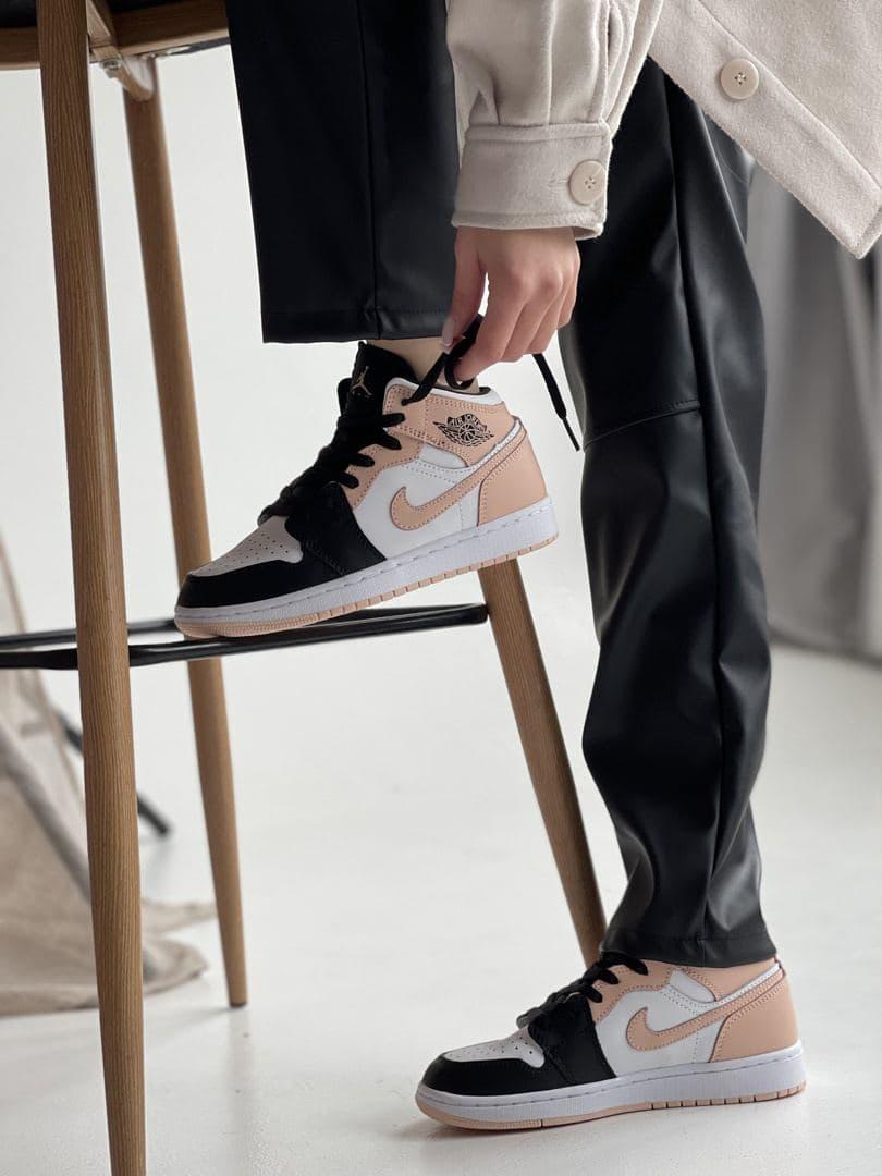 Nike Air Jordan 1 Retro High Black White Pink