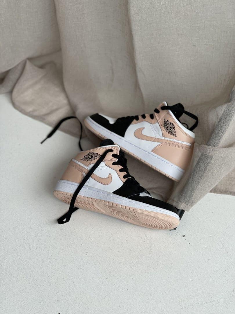 Nike Air Jordan 1 Retro High Black White Pink