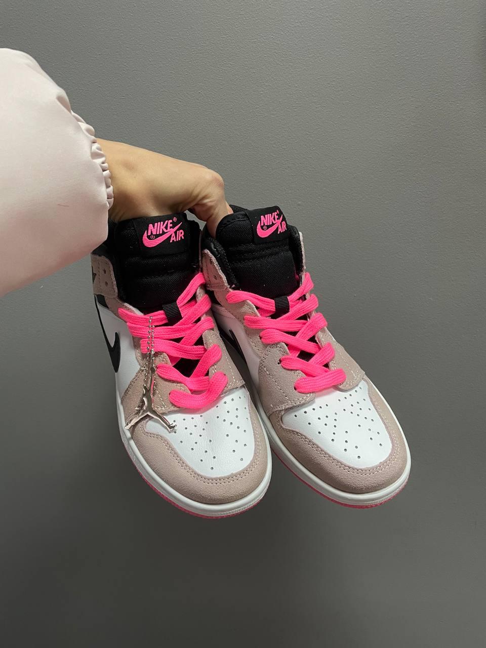Nike Air Jordan 1 Retro High Black Pink
