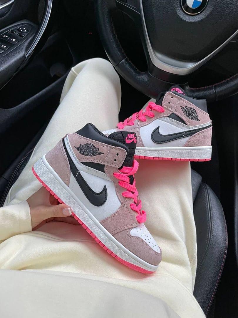 Nike Air Jordan 1 Retro High Black Pink