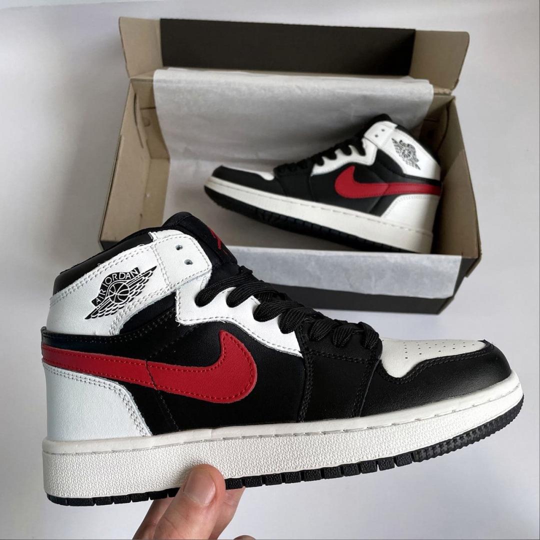 Nike Air Jordan 1 Retro High Black Red White 2