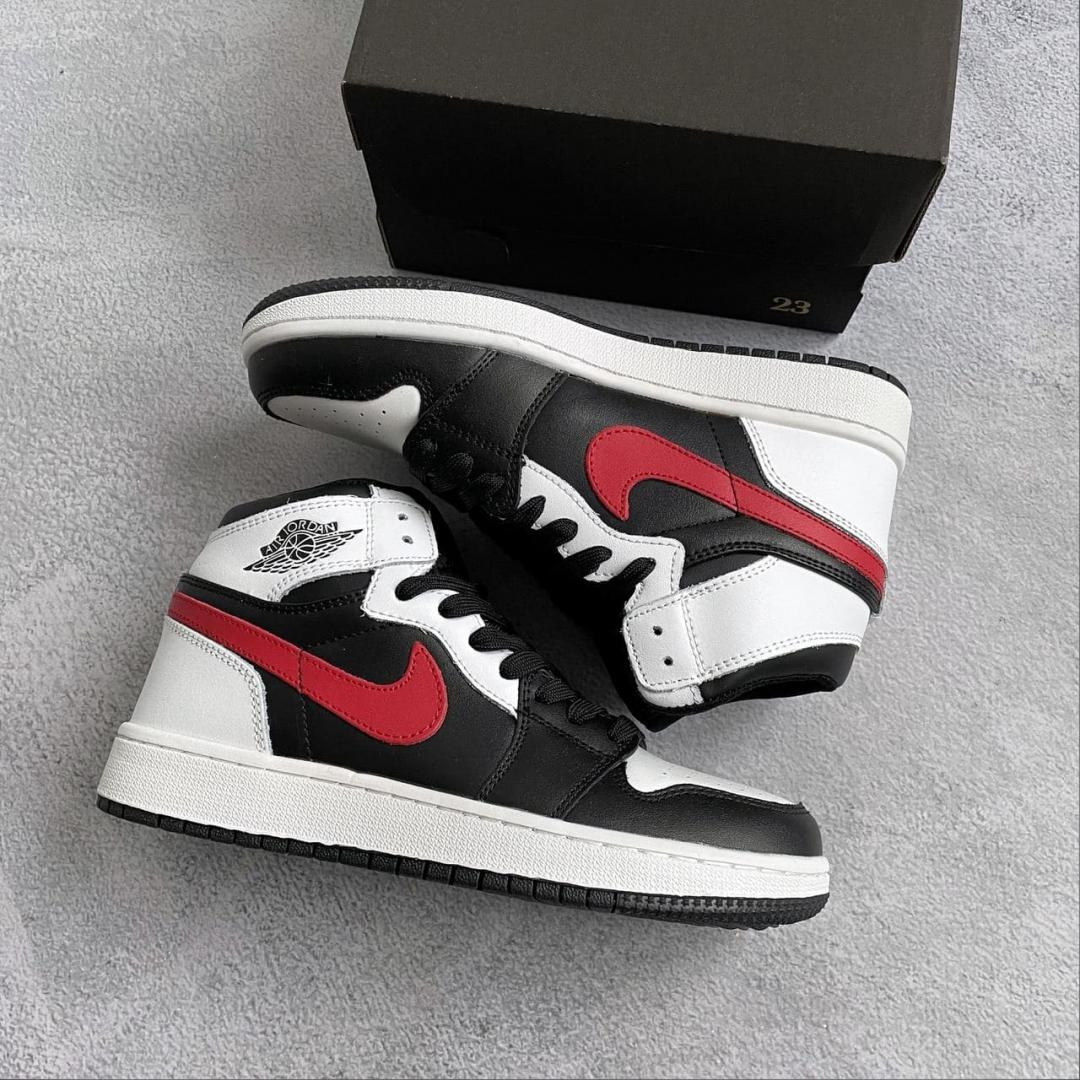 Nike Air Jordan 1 Retro High Black Red White 2