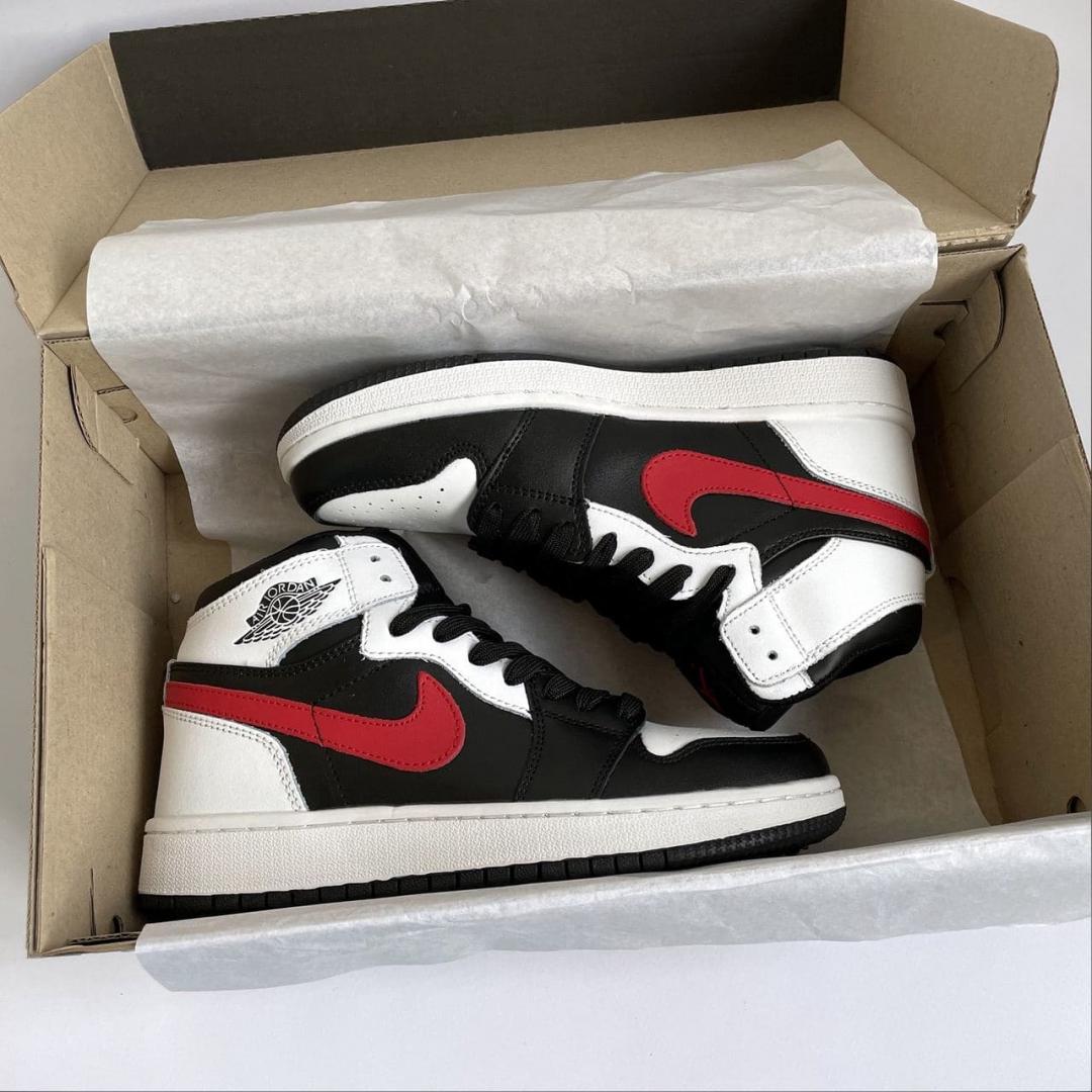 Nike Air Jordan 1 Retro High Black Red White 2