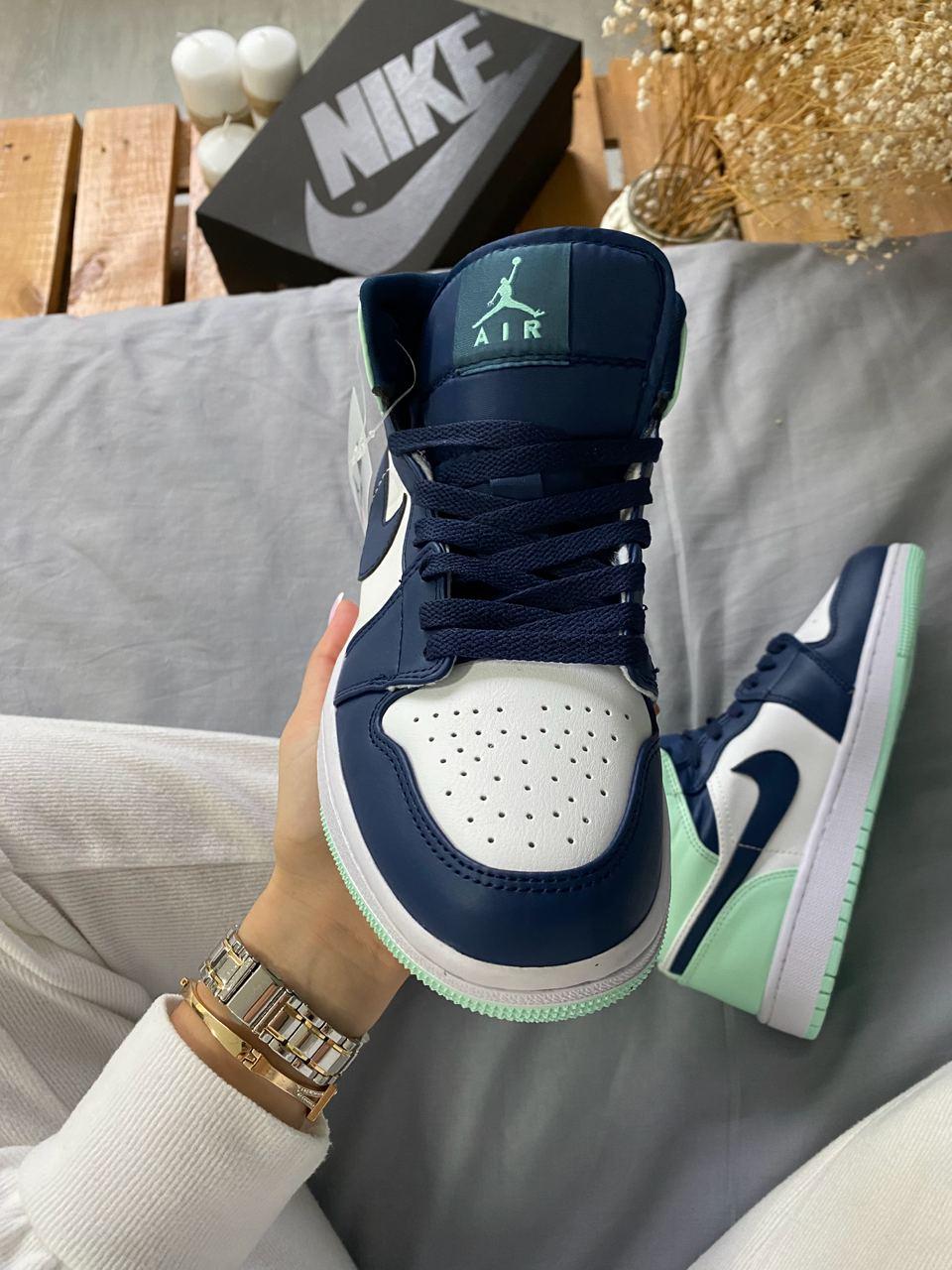 Nike Air Jordan 1 Retro Mid Mystic Mint