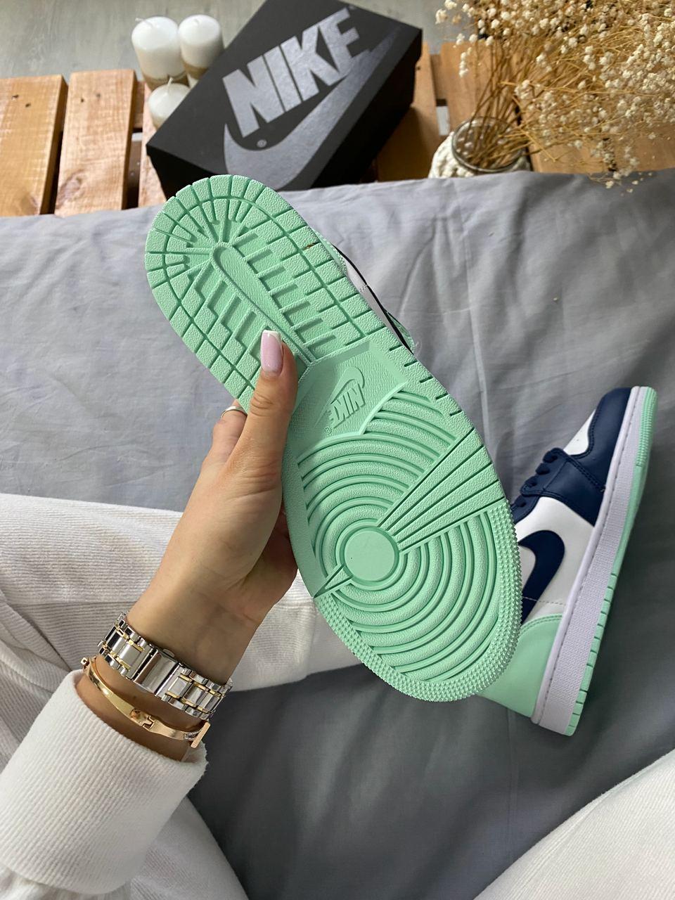 Nike Air Jordan 1 Retro Mid Mystic Mint