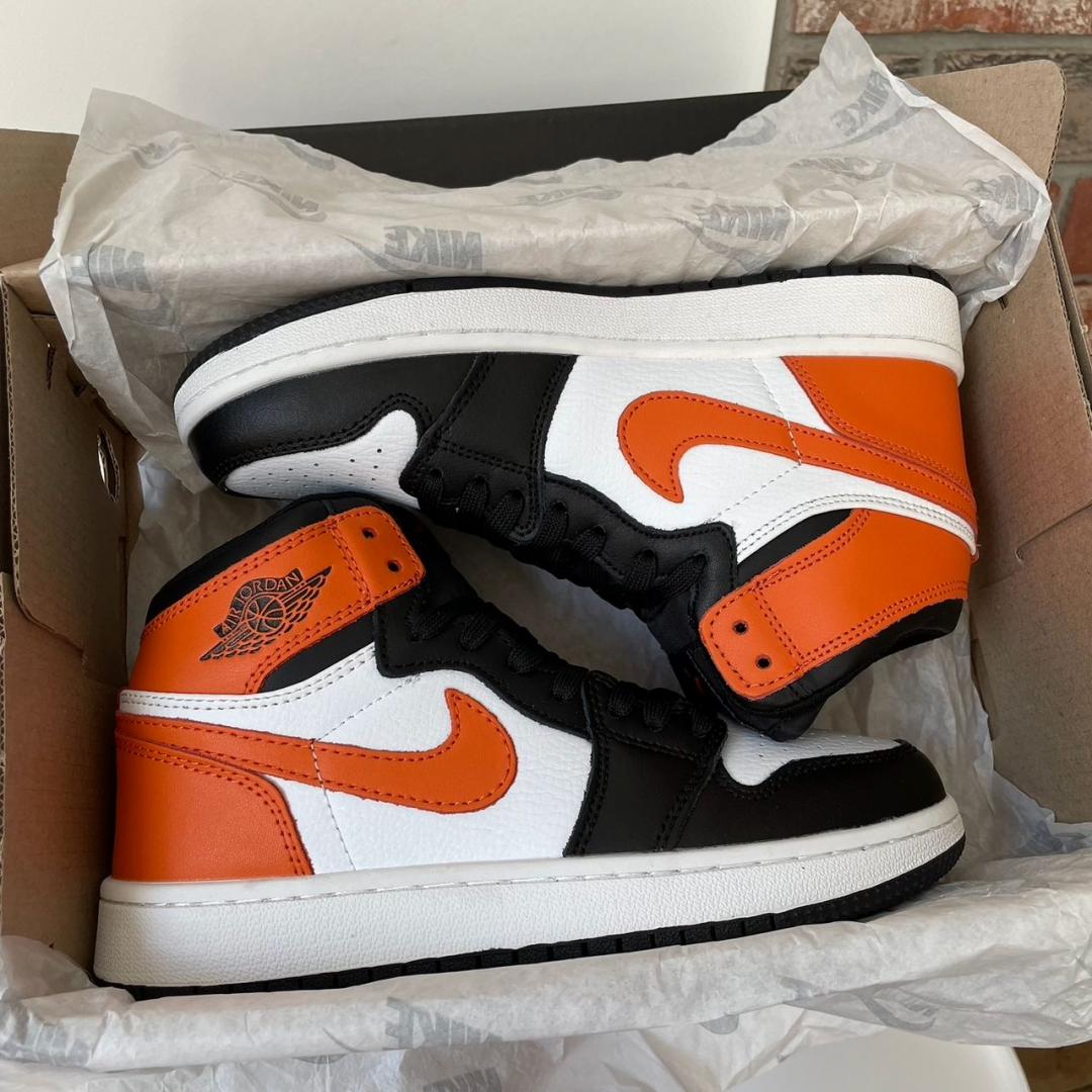 Nike Air Jordan Retro1 Black Orange