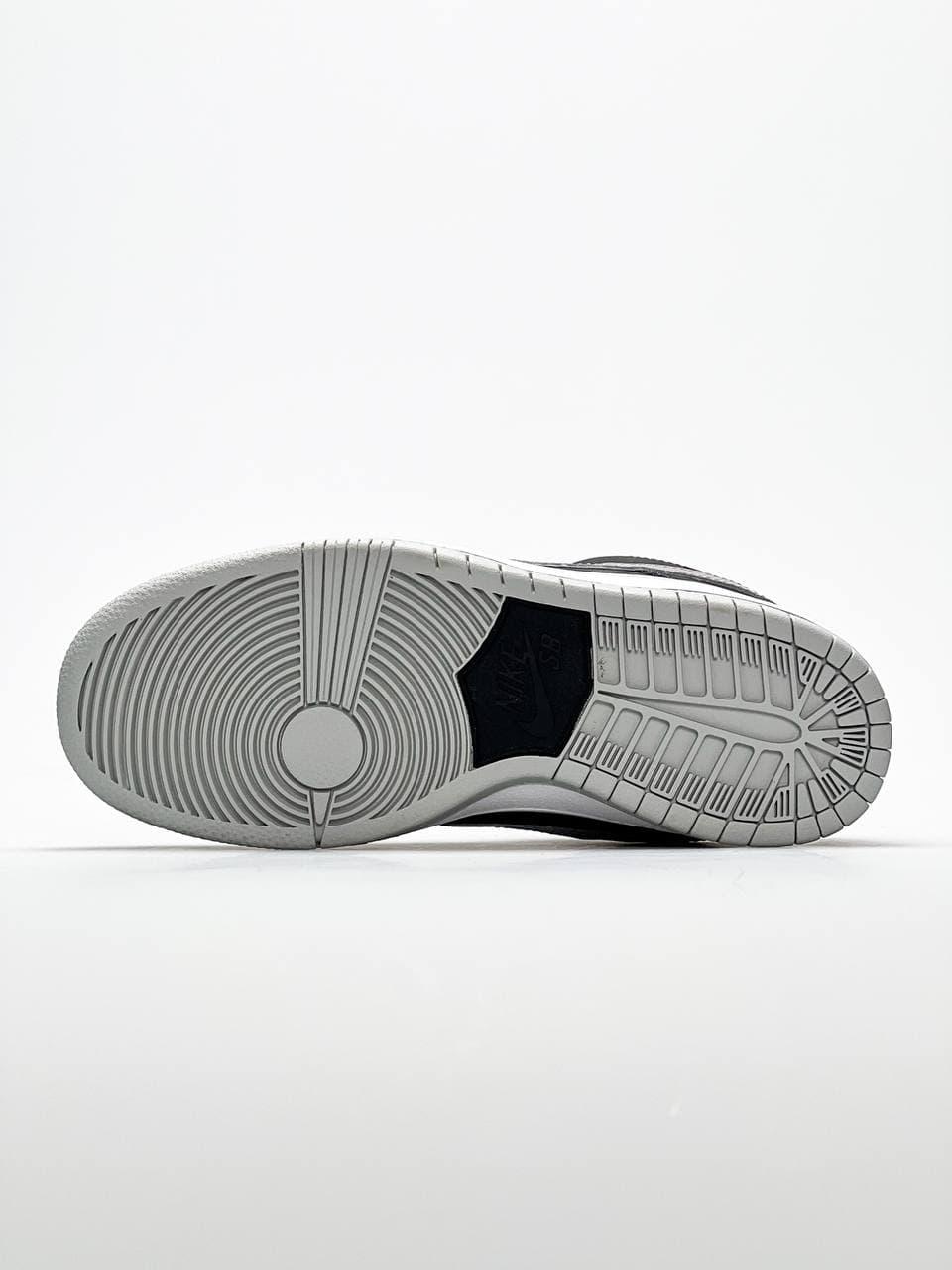 Nike Nike SB Dunk Low Black Grey 2