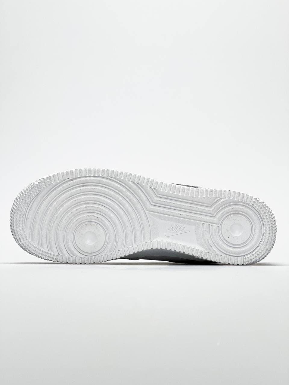 Nike Air Force 1’07Lv8 Ultra White 2