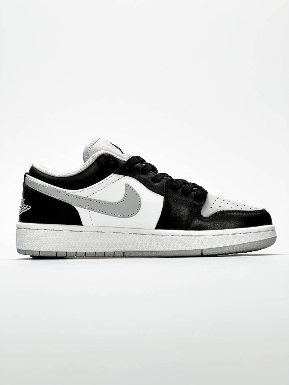 Nike Air Jordan Retro 1 Low Grey White Black 4