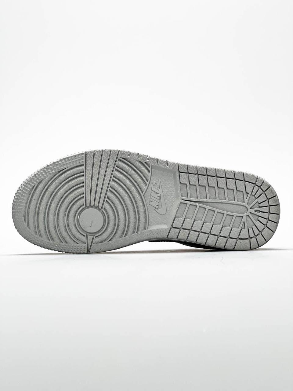 Nike Air Jordan Retro 1 Low Grey White Black 4