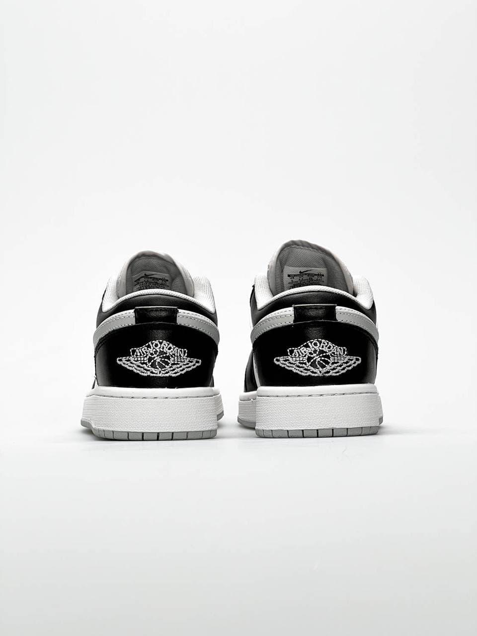 Nike Air Jordan Retro 1 Low Grey White Black 4