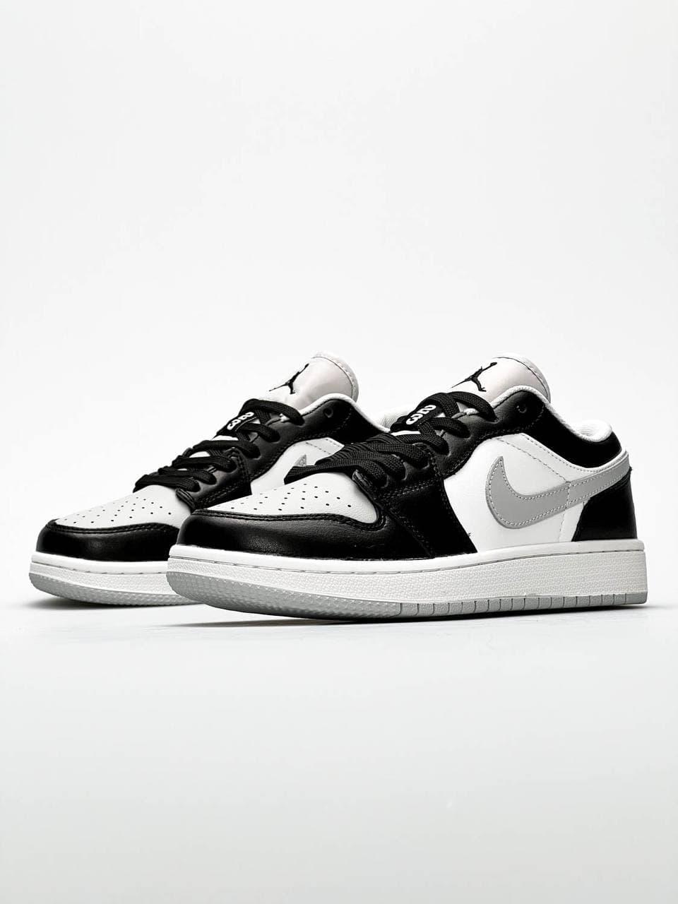 Nike Air Jordan Retro 1 Low Grey White Black 4