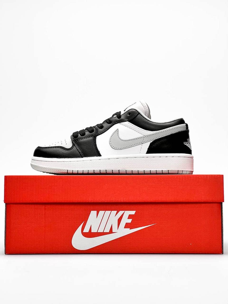 Nike Air Jordan Retro 1 Low Grey White Black 4