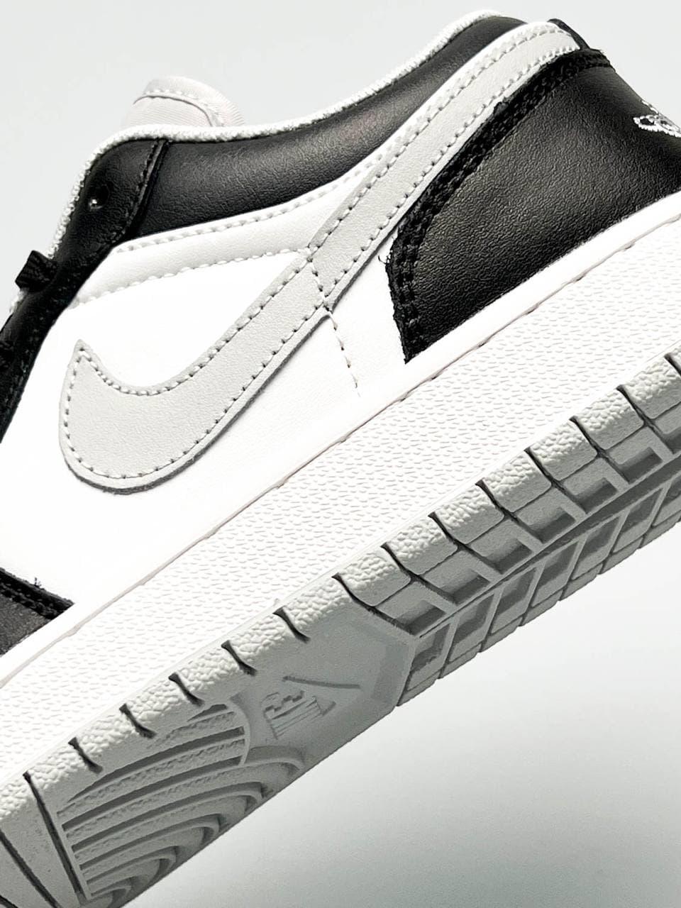 Nike Air Jordan Retro 1 Low Grey White Black 4