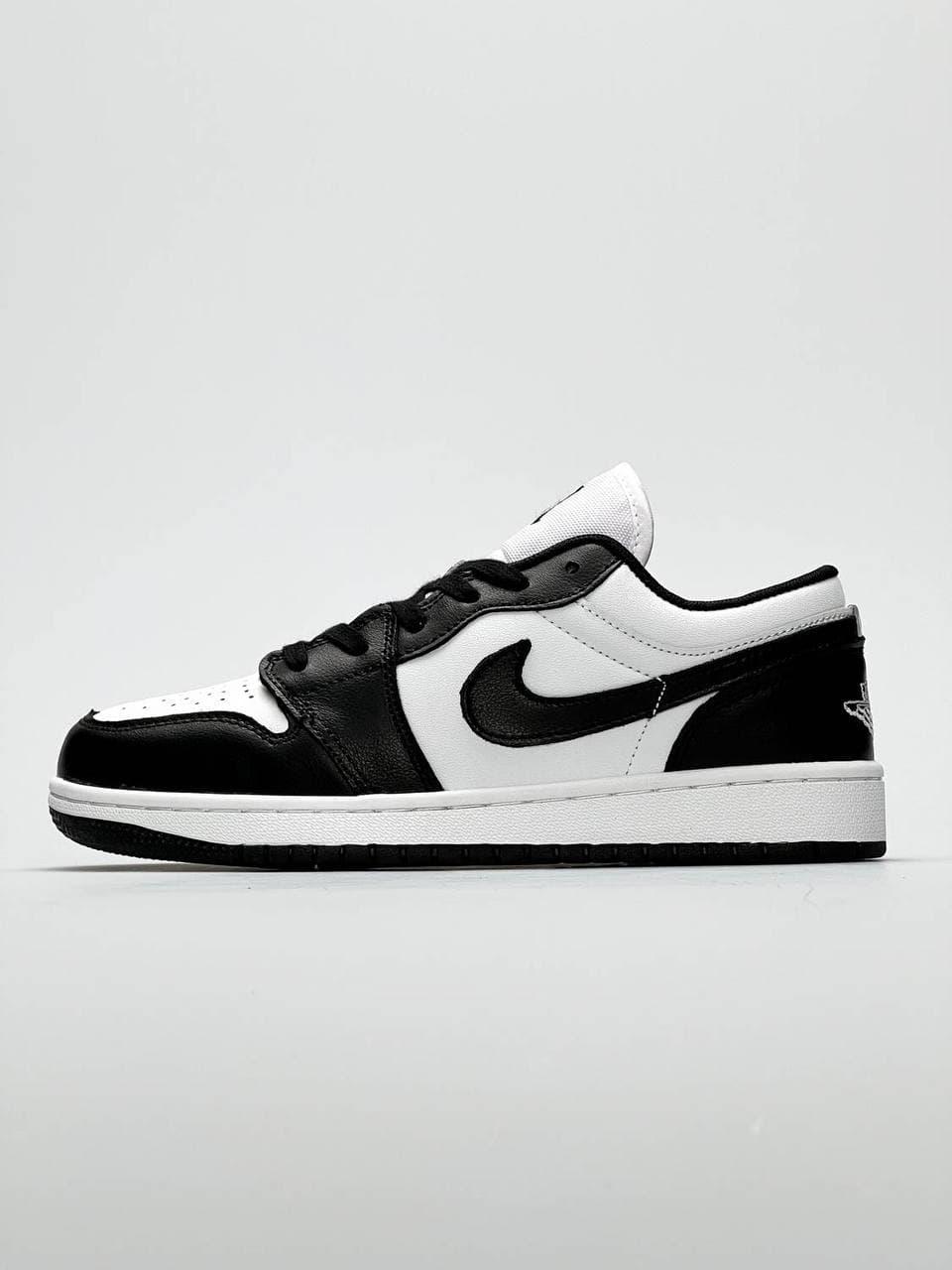 Nike Air Jordan Retro 1 Low Black White 4