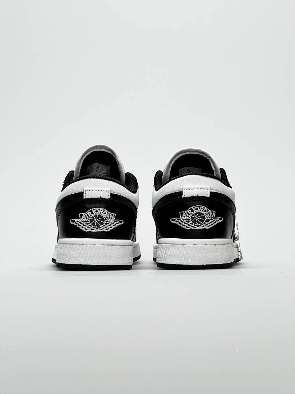 Nike Air Jordan Retro 1 Low Black White 4