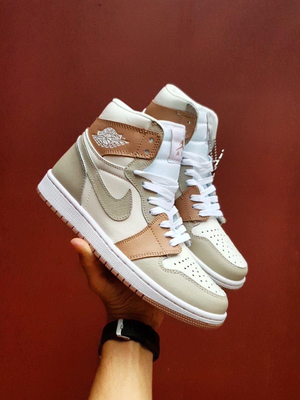 Nike Air Jordan 1 Retro High Grey Beige