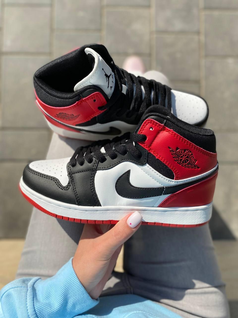 Nike Air Jordan 1 Retro High Black White Red v2