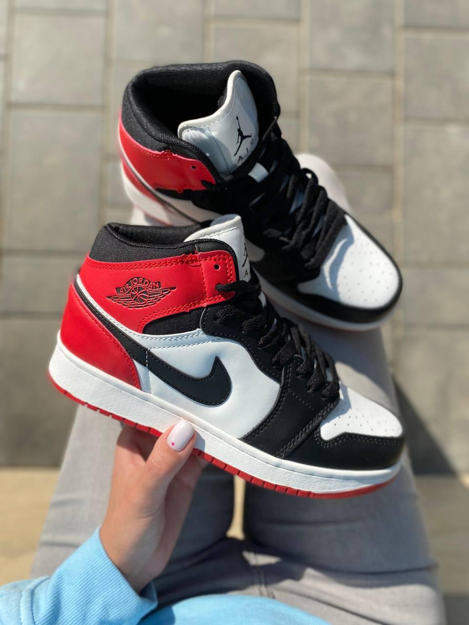 Nike Air Jordan 1 Retro High Black White Red v2