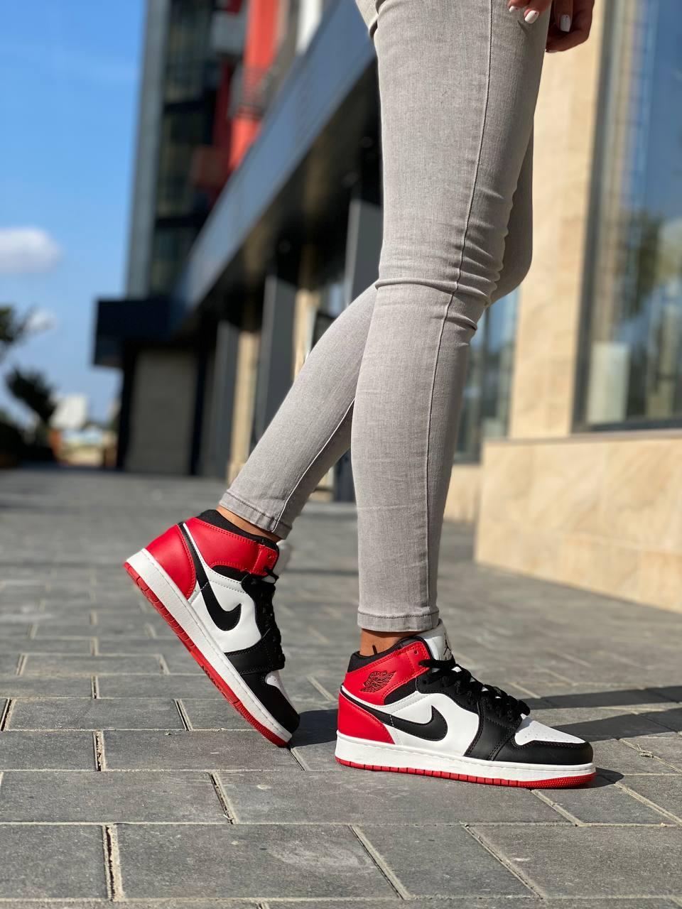 Nike Air Jordan 1 Retro High Black White Red v2