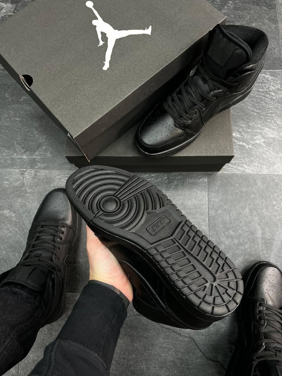 Nike Air Jordan 1 Retro High Full Black