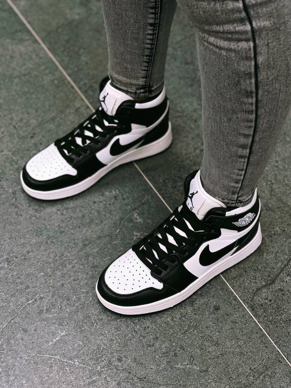 Nike Air Jordan 1 Retro High Black White 2