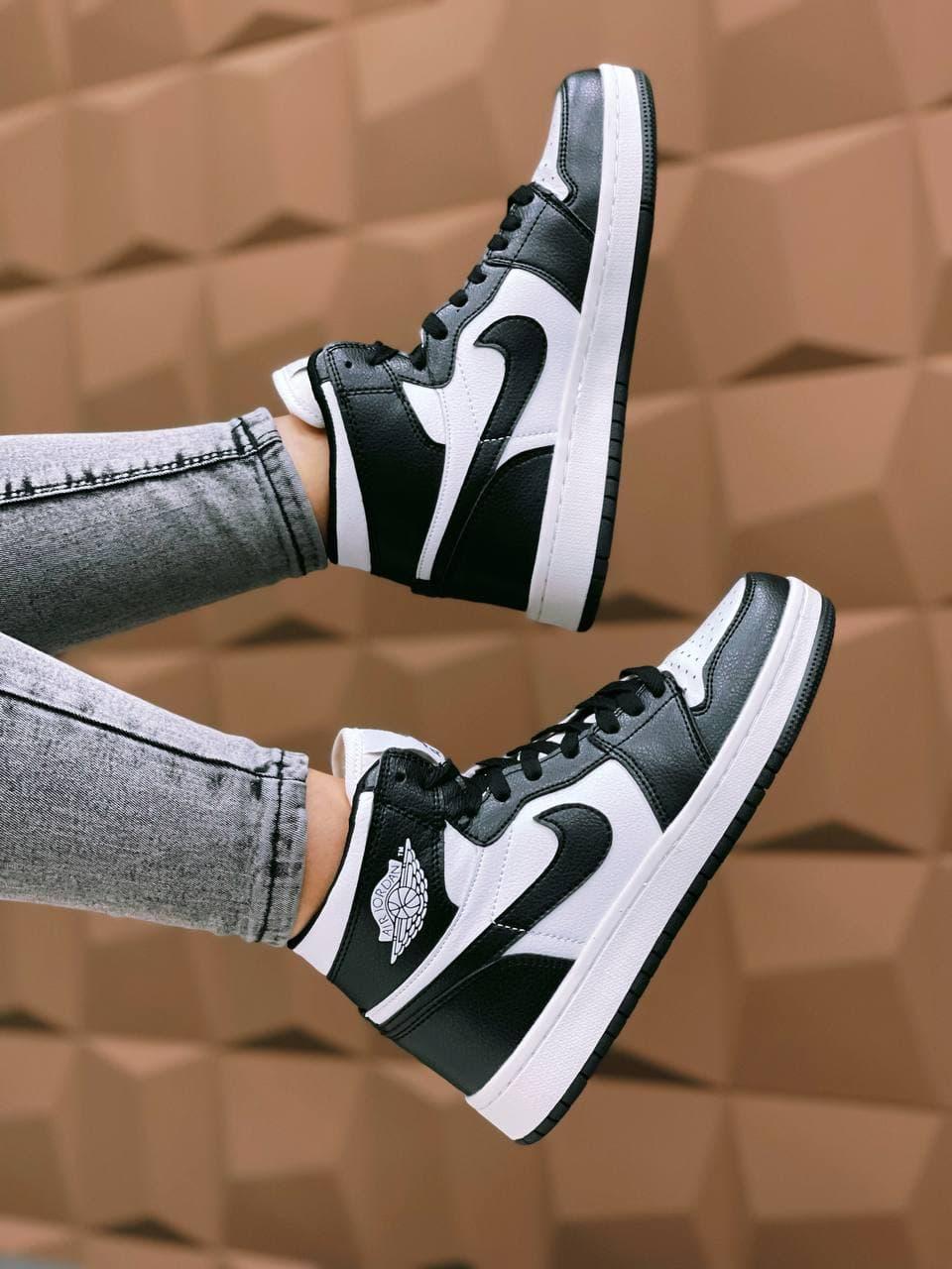 Nike Air Jordan 1 Retro High Black White 2