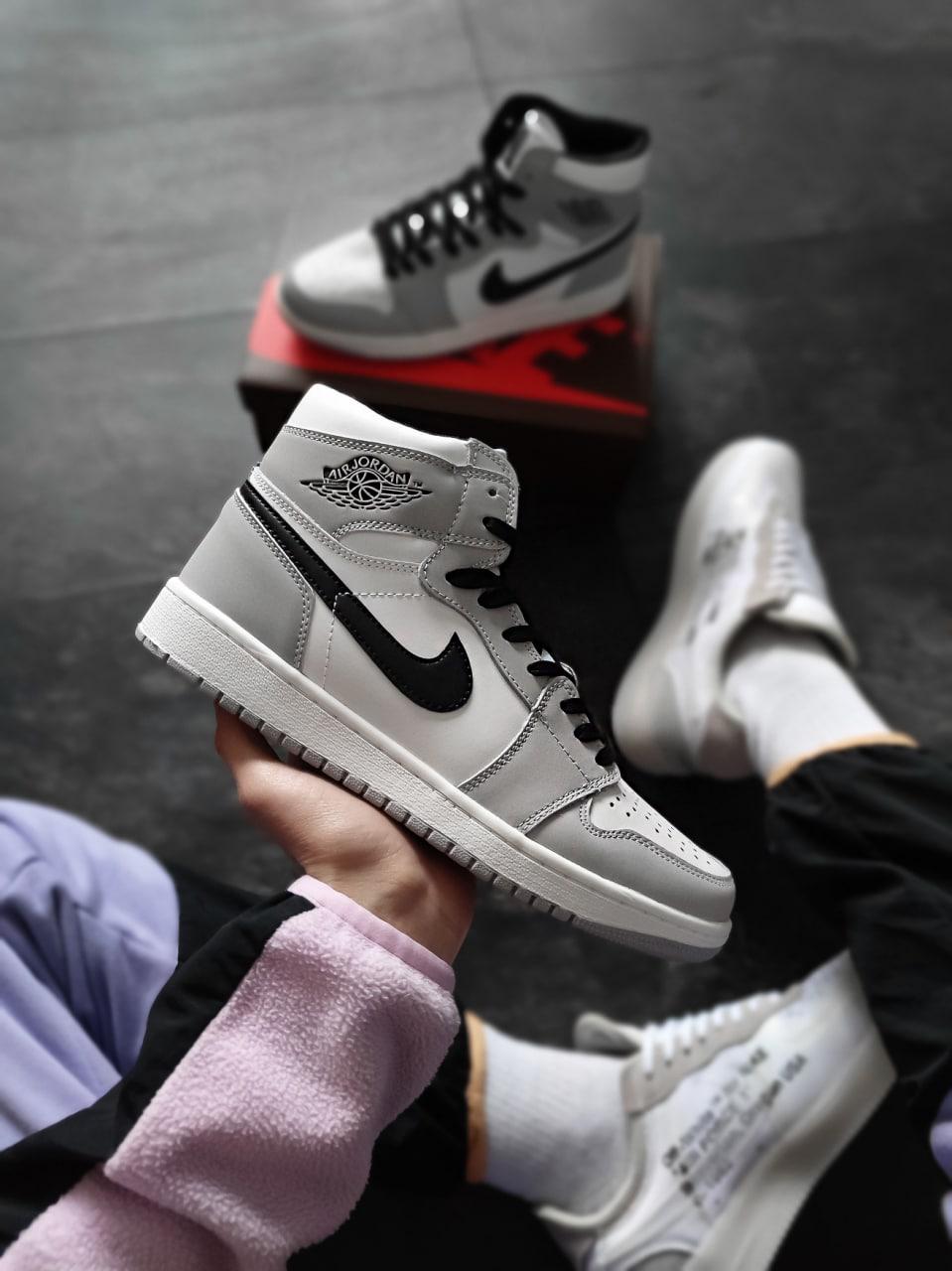 Nike Air Jordan 1 Retro High Smoke Grey