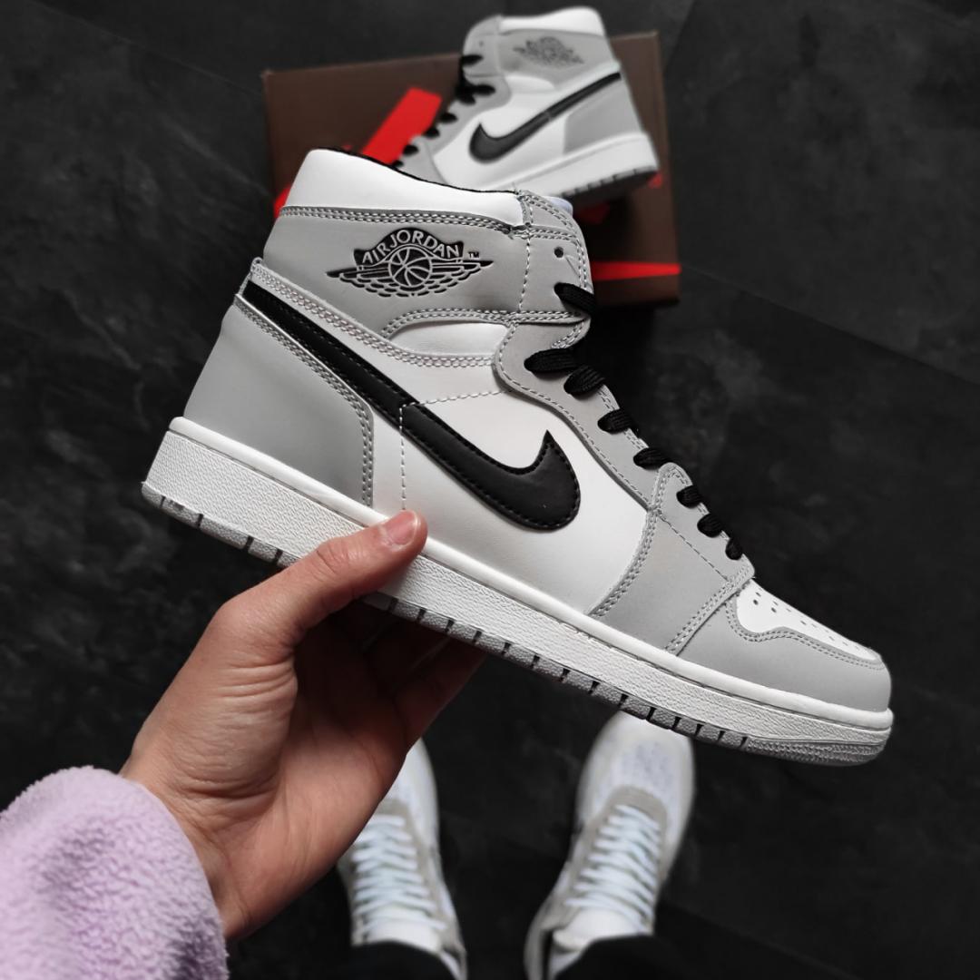 Nike Air Jordan 1 Retro High Smoke Grey