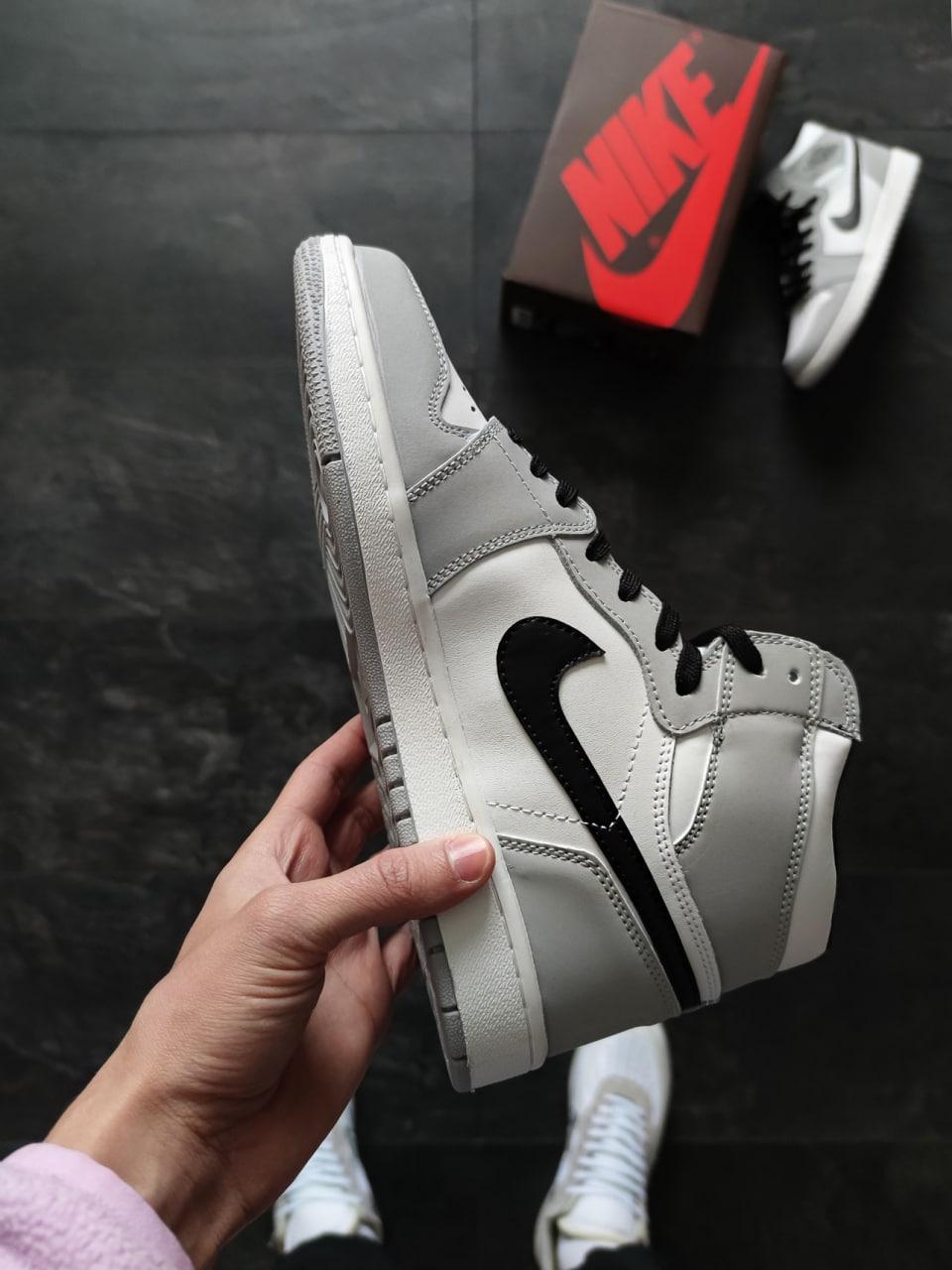 Nike Air Jordan 1 Retro High Smoke Grey