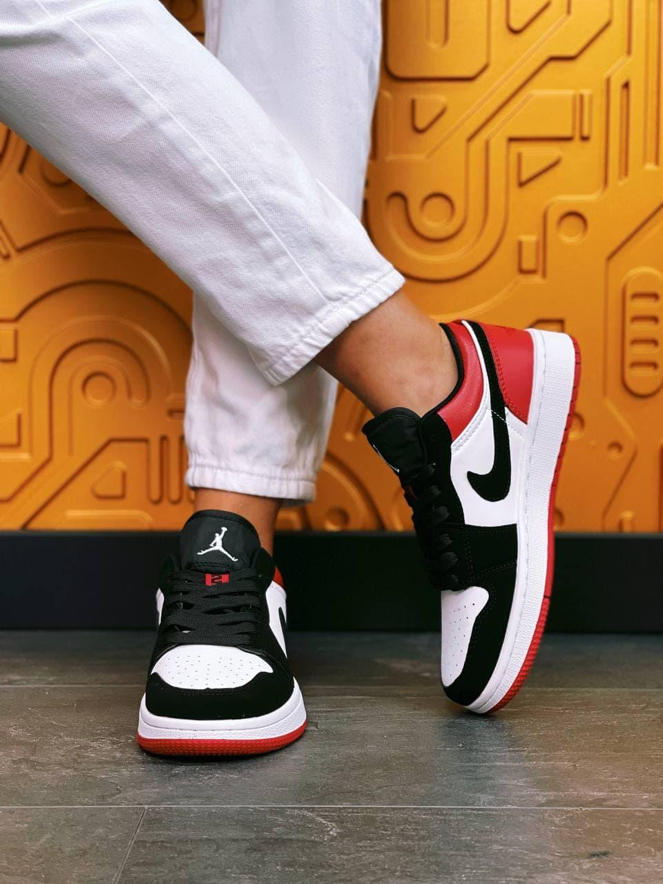 Nike Air Jordan Retro 1 Low White Red Black