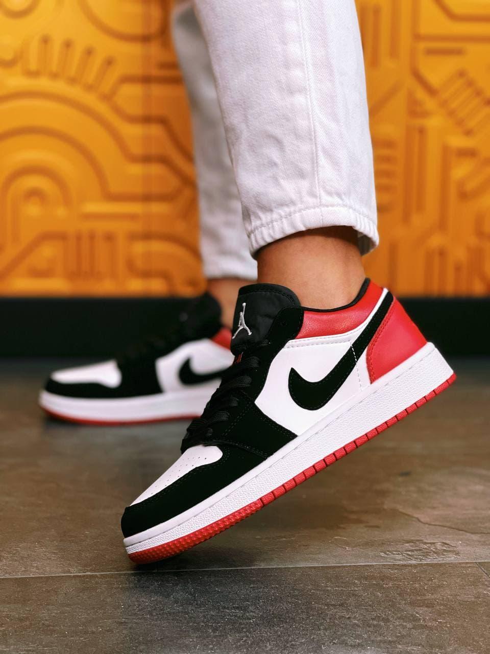 Nike Air Jordan Retro 1 Low White Red Black