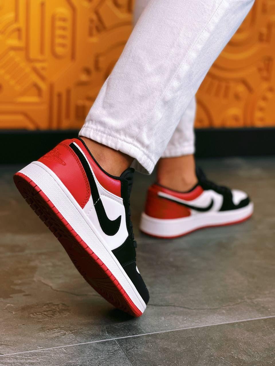 Nike Air Jordan Retro 1 Low White Red Black