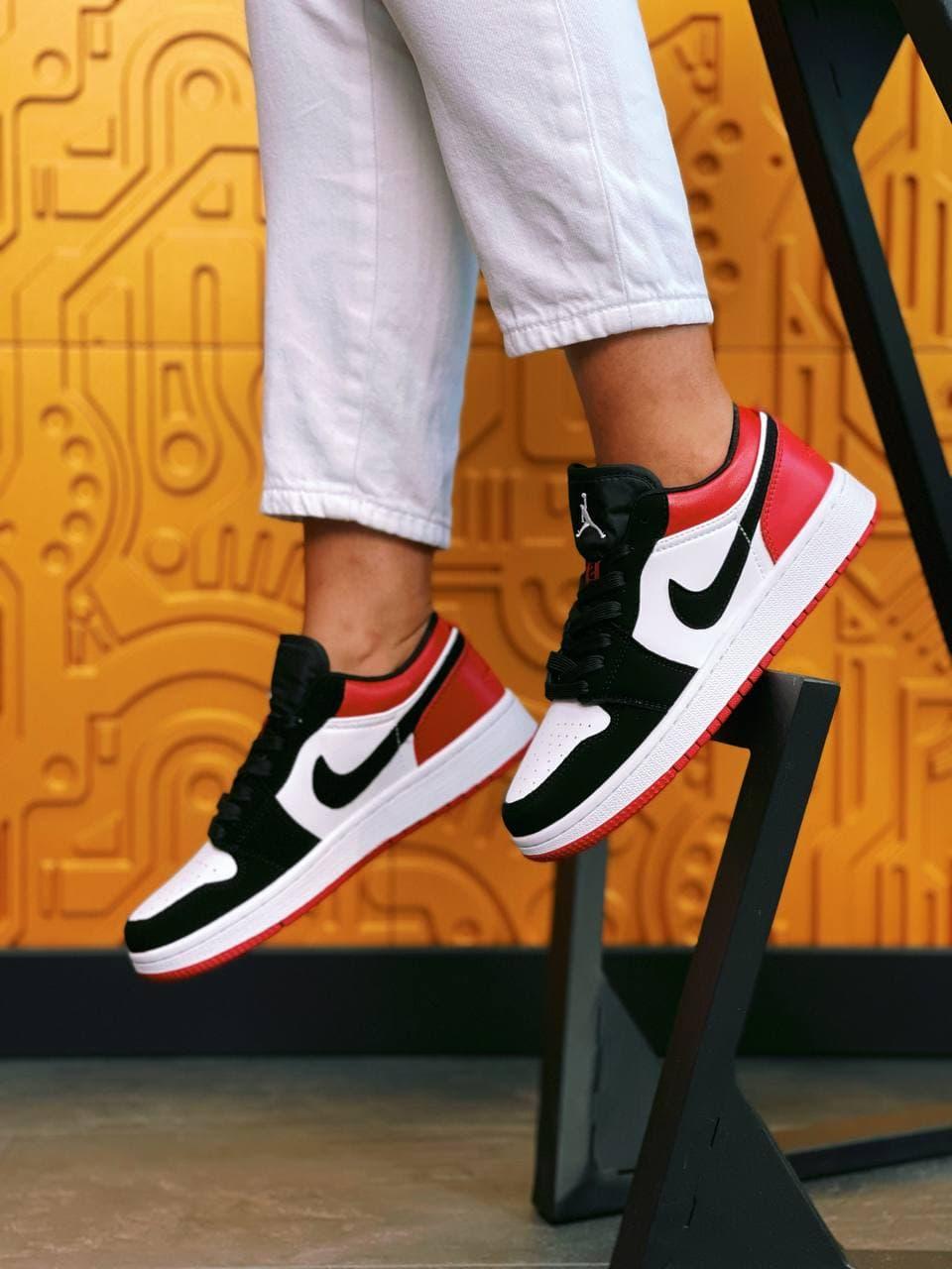 Nike Air Jordan Retro 1 Low White Red Black