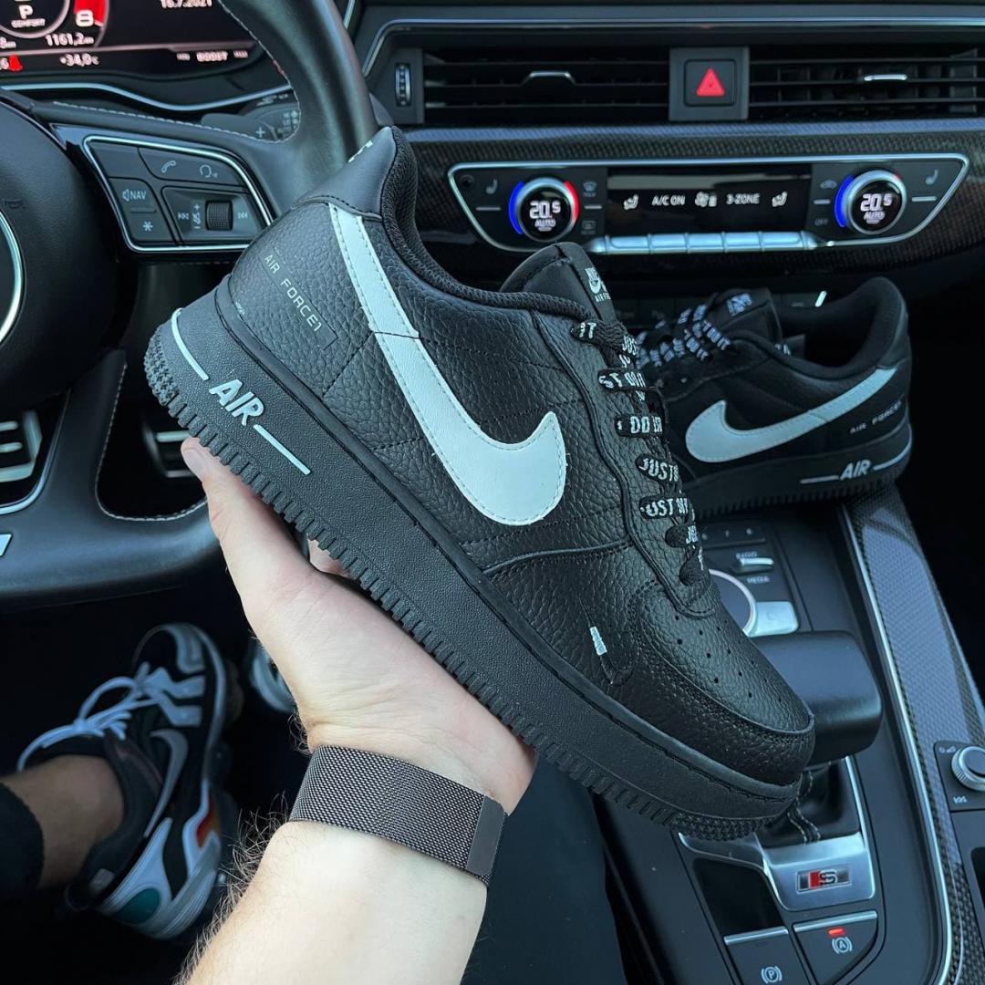 Nike Air Force 1 Black White