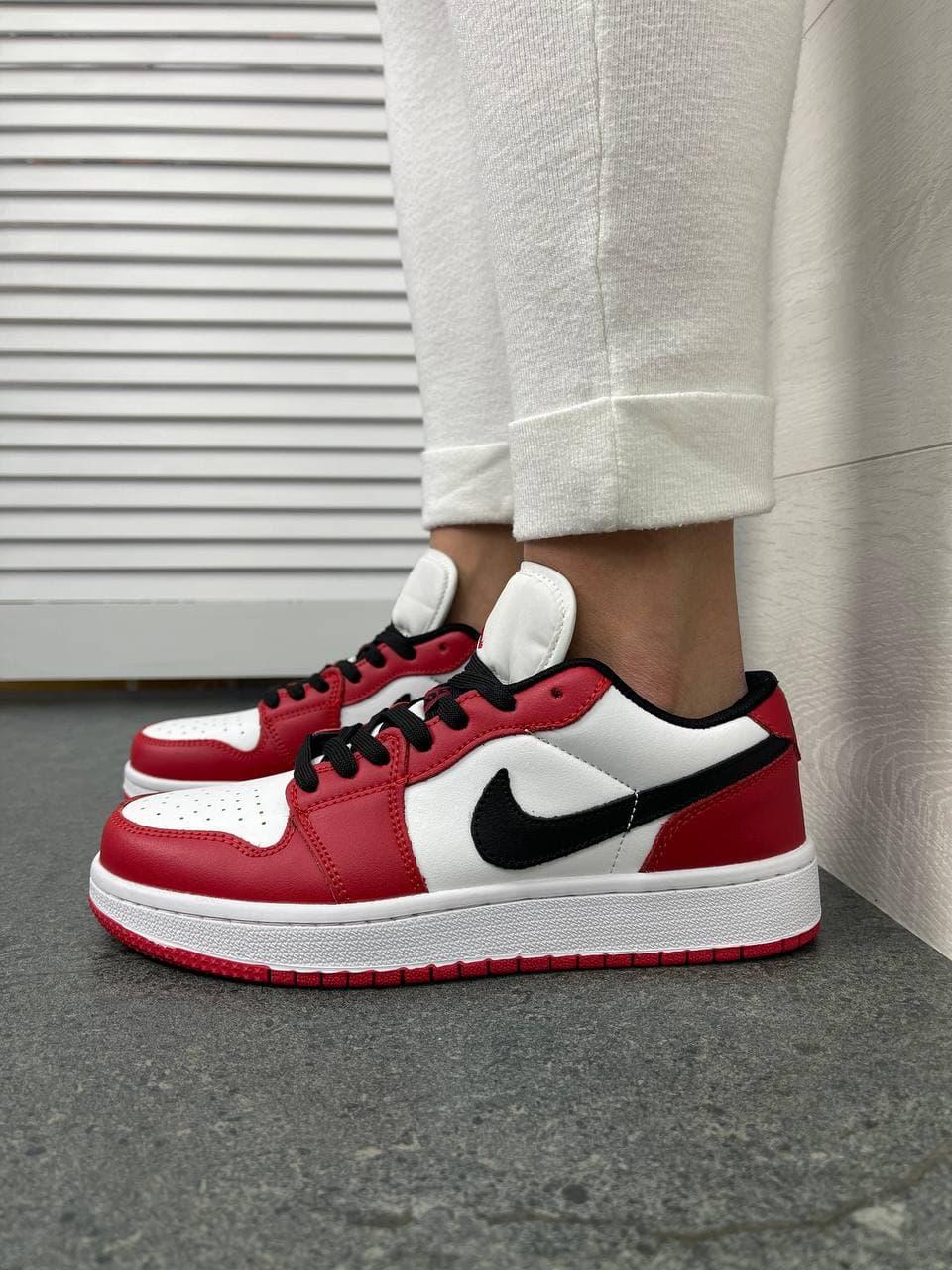 Nike Air Jordan Retro 1 Low White Red Black Logo