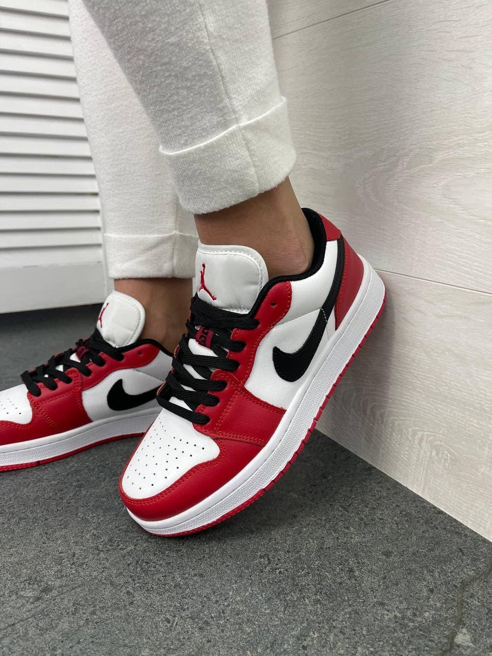 Nike Air Jordan Retro 1 Low White Red Black Logo