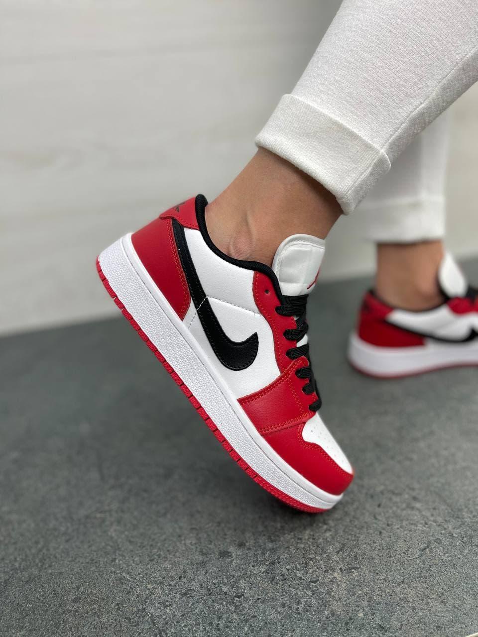 Nike Air Jordan Retro 1 Low White Red Black Logo