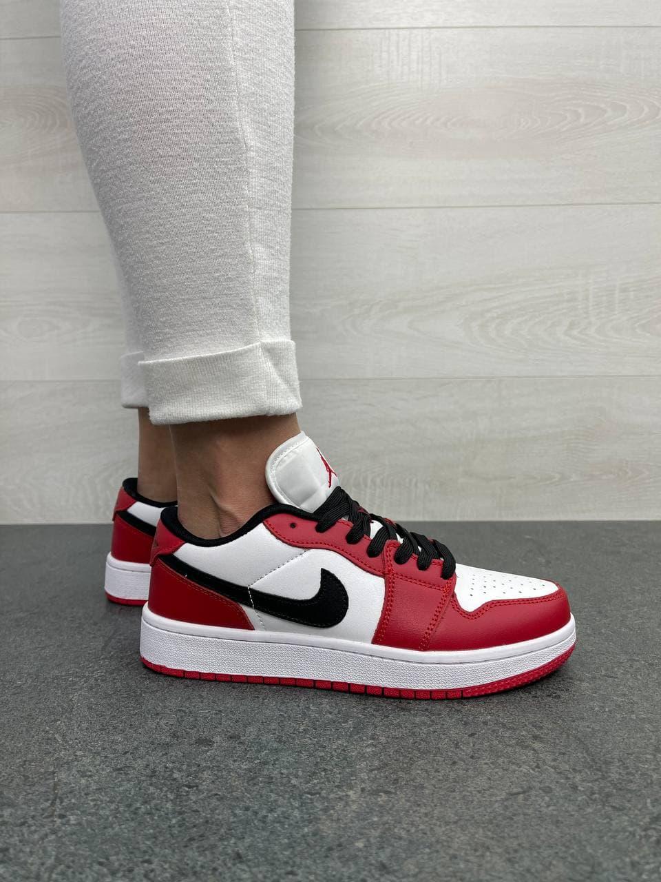 Nike Air Jordan Retro 1 Low White Red Black Logo