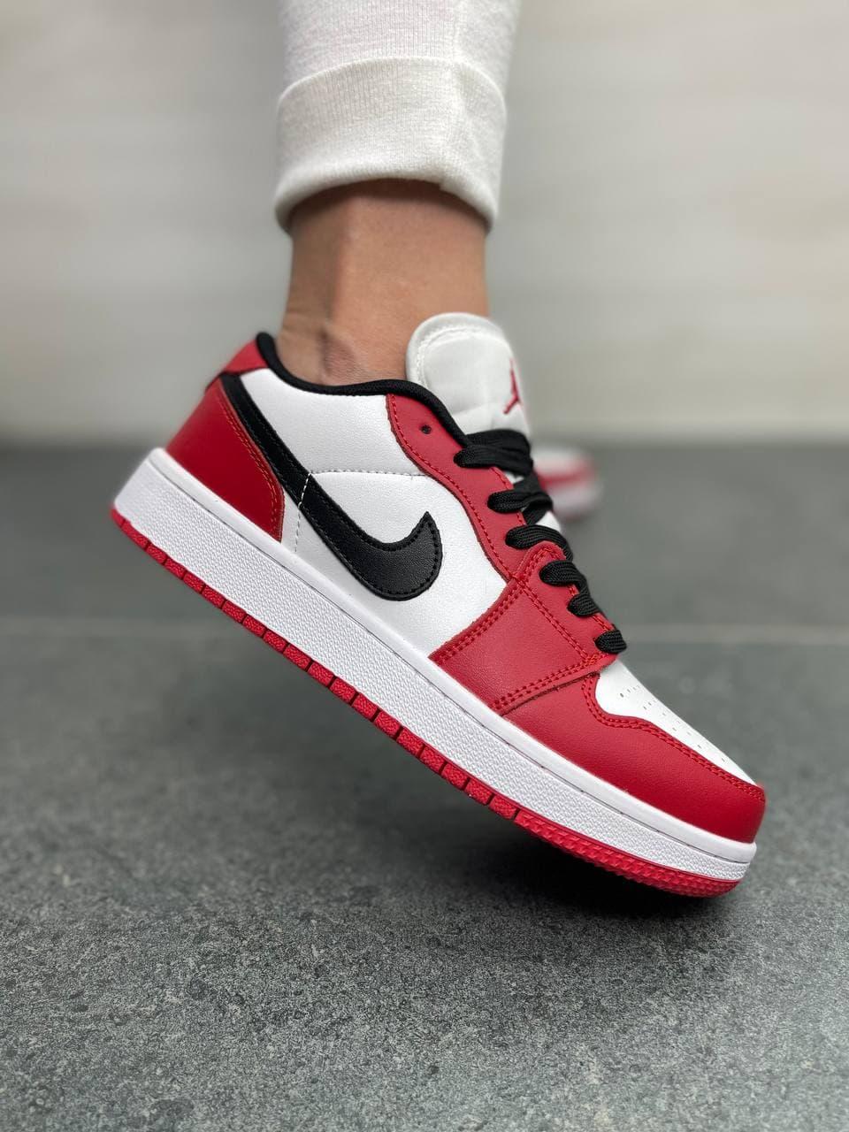 Nike Air Jordan Retro 1 Low White Red Black Logo