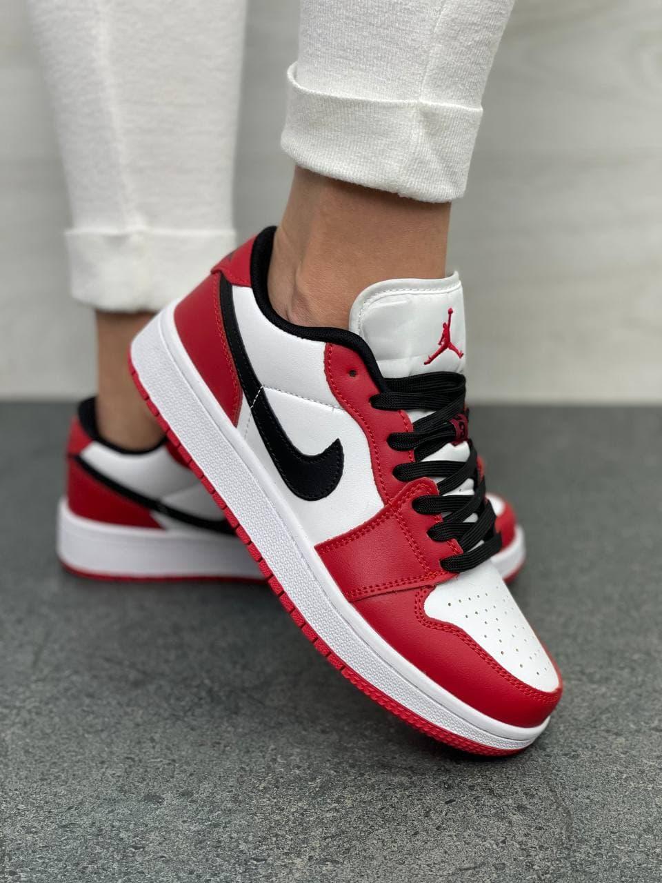 Nike Air Jordan Retro 1 Low White Red Black Logo