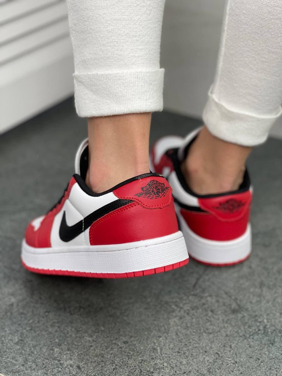 Nike Air Jordan Retro 1 Low White Red Black Logo