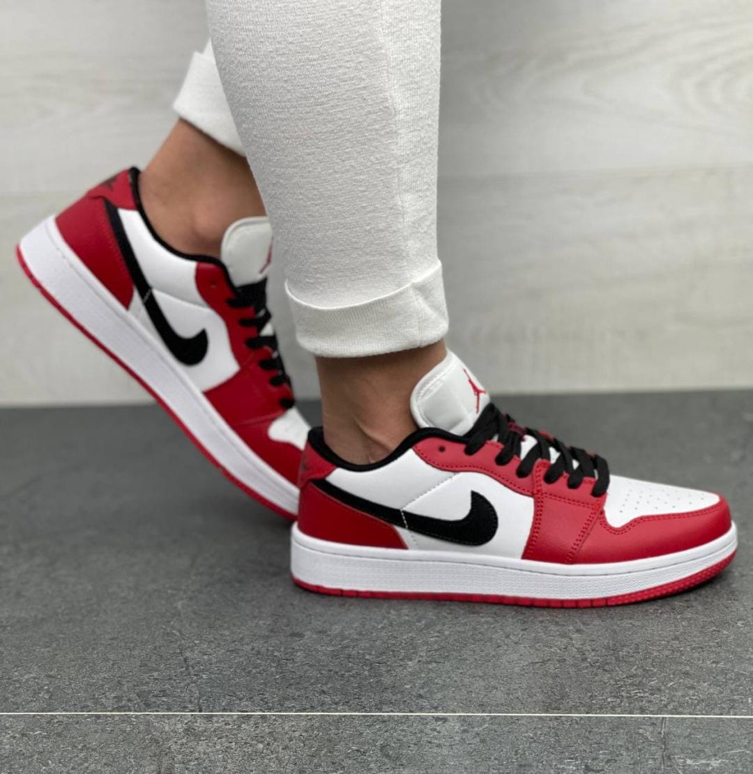 Nike Air Jordan Retro 1 Low White Red Black Logo
