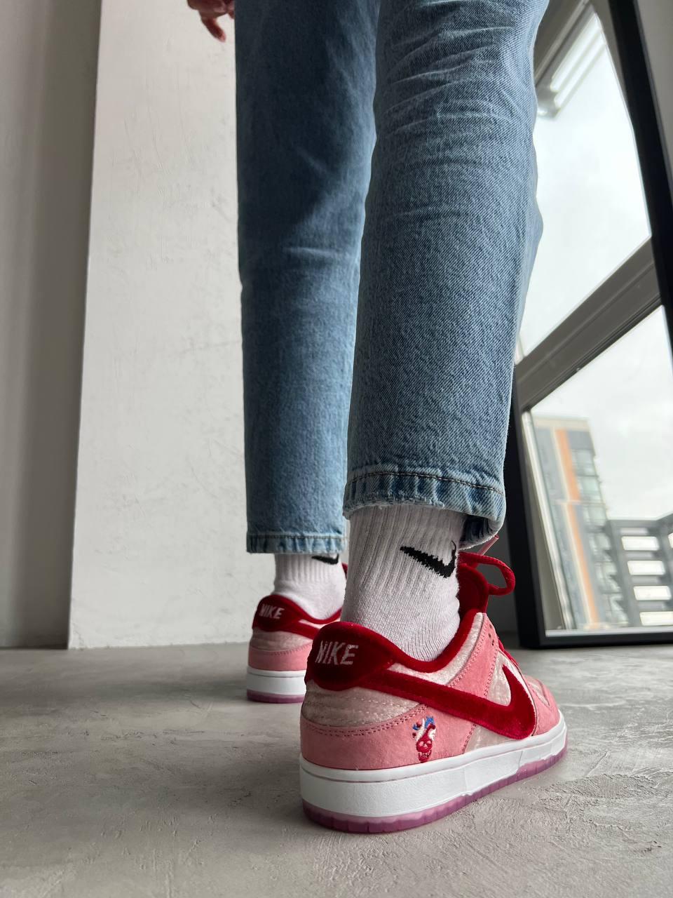 Nike SB Dunk Low Strangelove