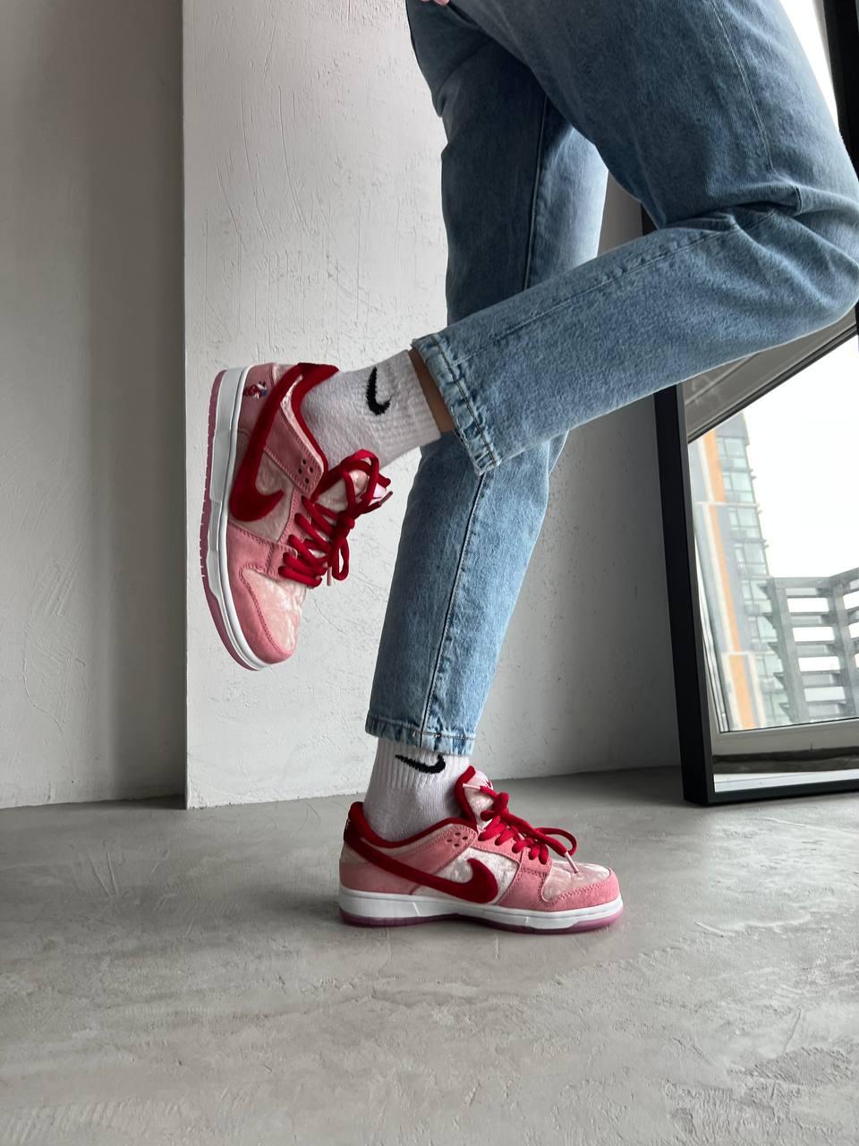 Nike SB Dunk Low Strangelove