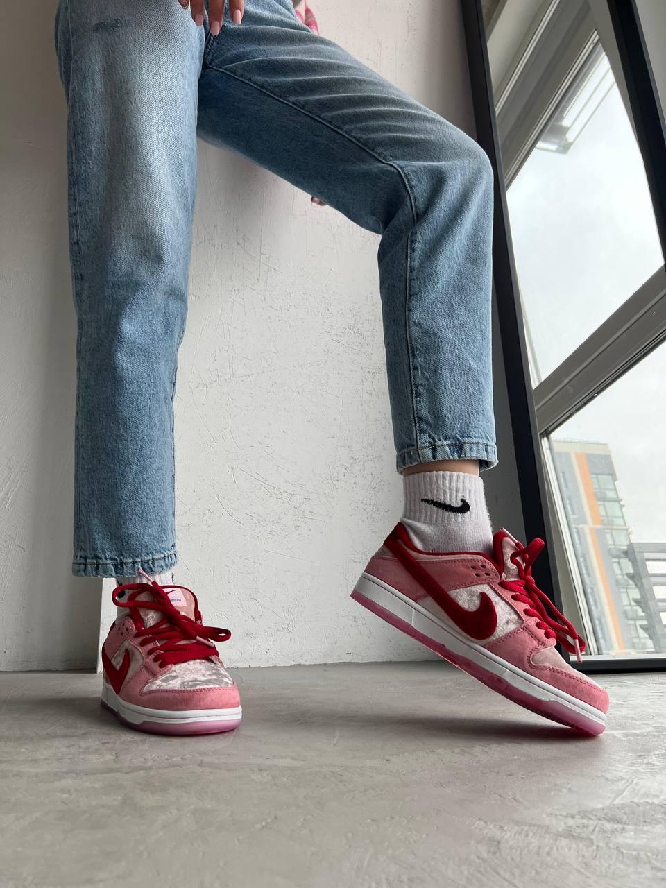 Nike SB Dunk Low Strangelove